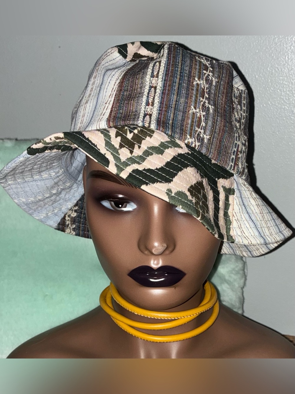Striped Bucket Hat — Beige/Cream — OS (21")